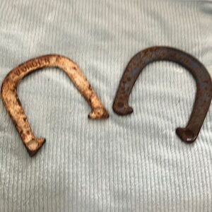 Vintage Horseshoe Set